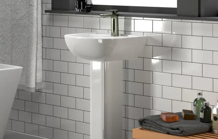 Pedestal Sinks for Small Bathrooms