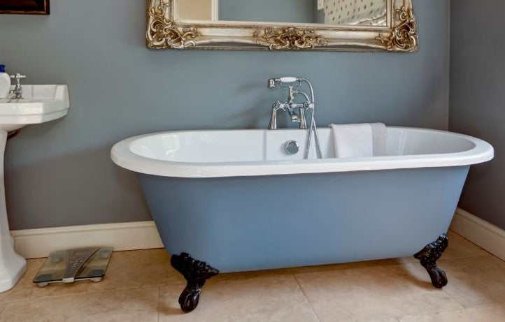 The Pros & Cons of Buying a Clawfoot Tub – Plus FAQ - Luxury