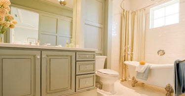 Bathroom with Clawfoot Tub