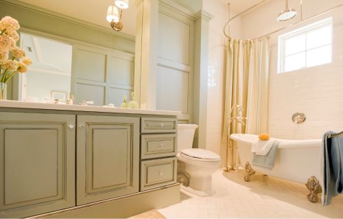 Bathroom with Clawfoot Tub