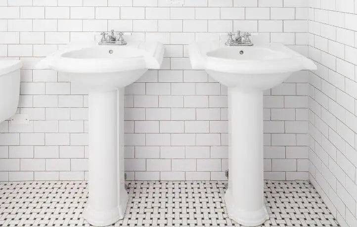 pedestal sink bathroom ideas